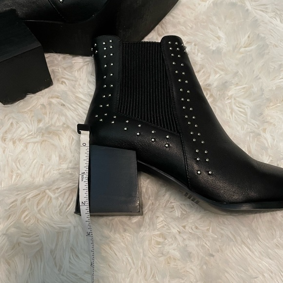 Uniqie Sol Sana studded, square heeled booties - Picture 9 of 13